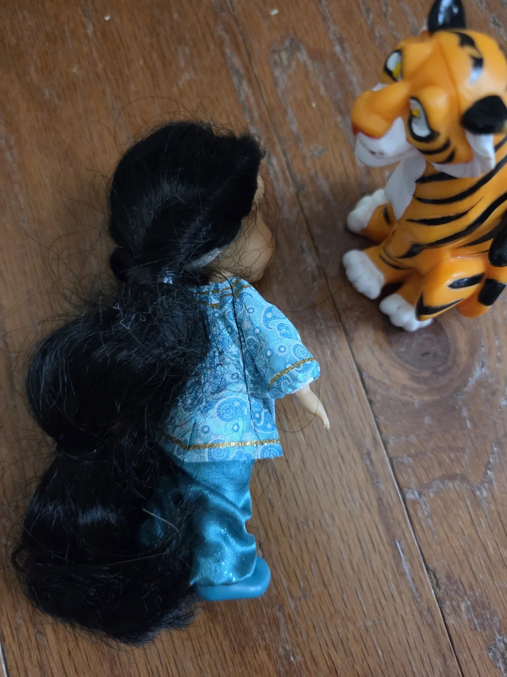 Disney Jasmine Animators CollectionDoll with Blue Outfit and Tiger Figure